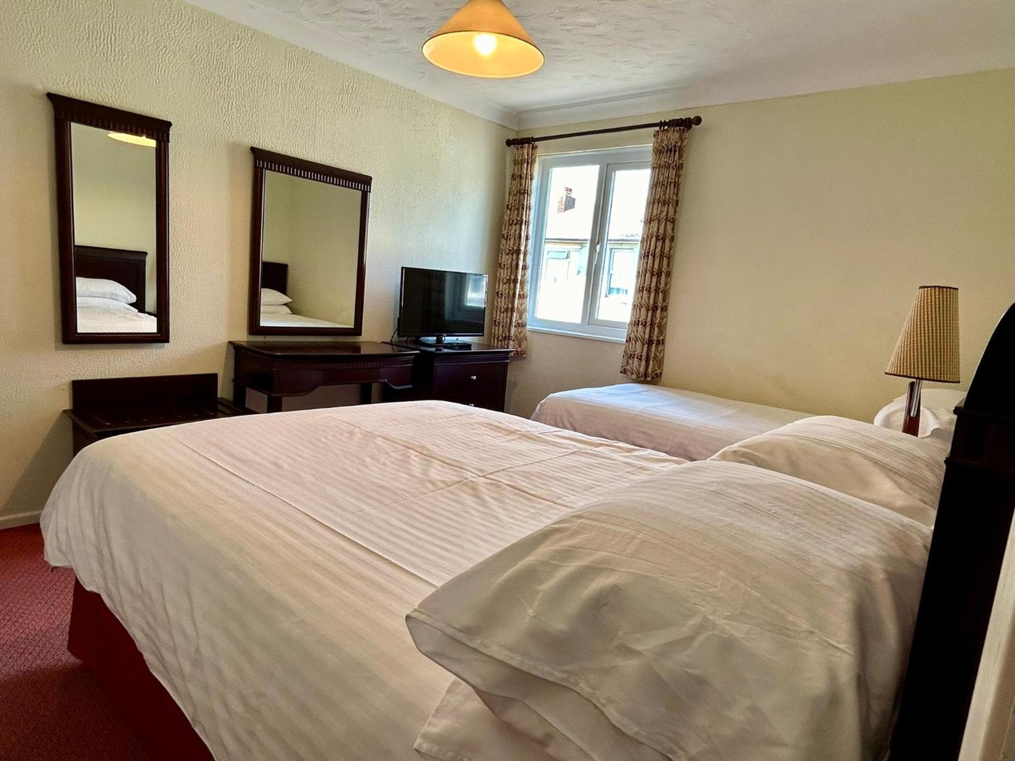Regent Court - Seafront, Sandown - Free Car Ferry For Bookings Of 3 Or More Nights, Subject To Availability Bilik gambar