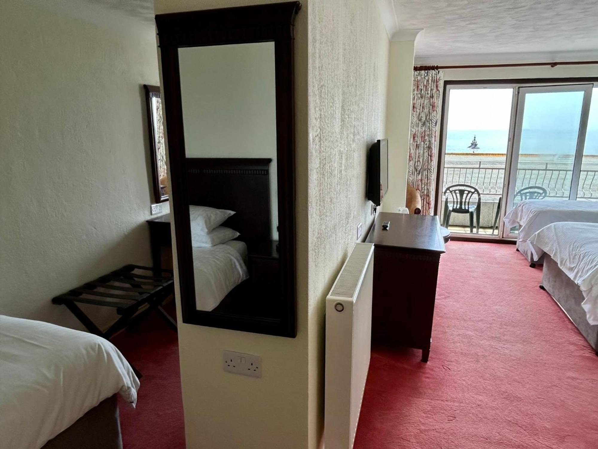 Regent Court - Seafront, Sandown - Free Car Ferry For Bookings Of 3 Or More Nights, Subject To Availability Bilik gambar