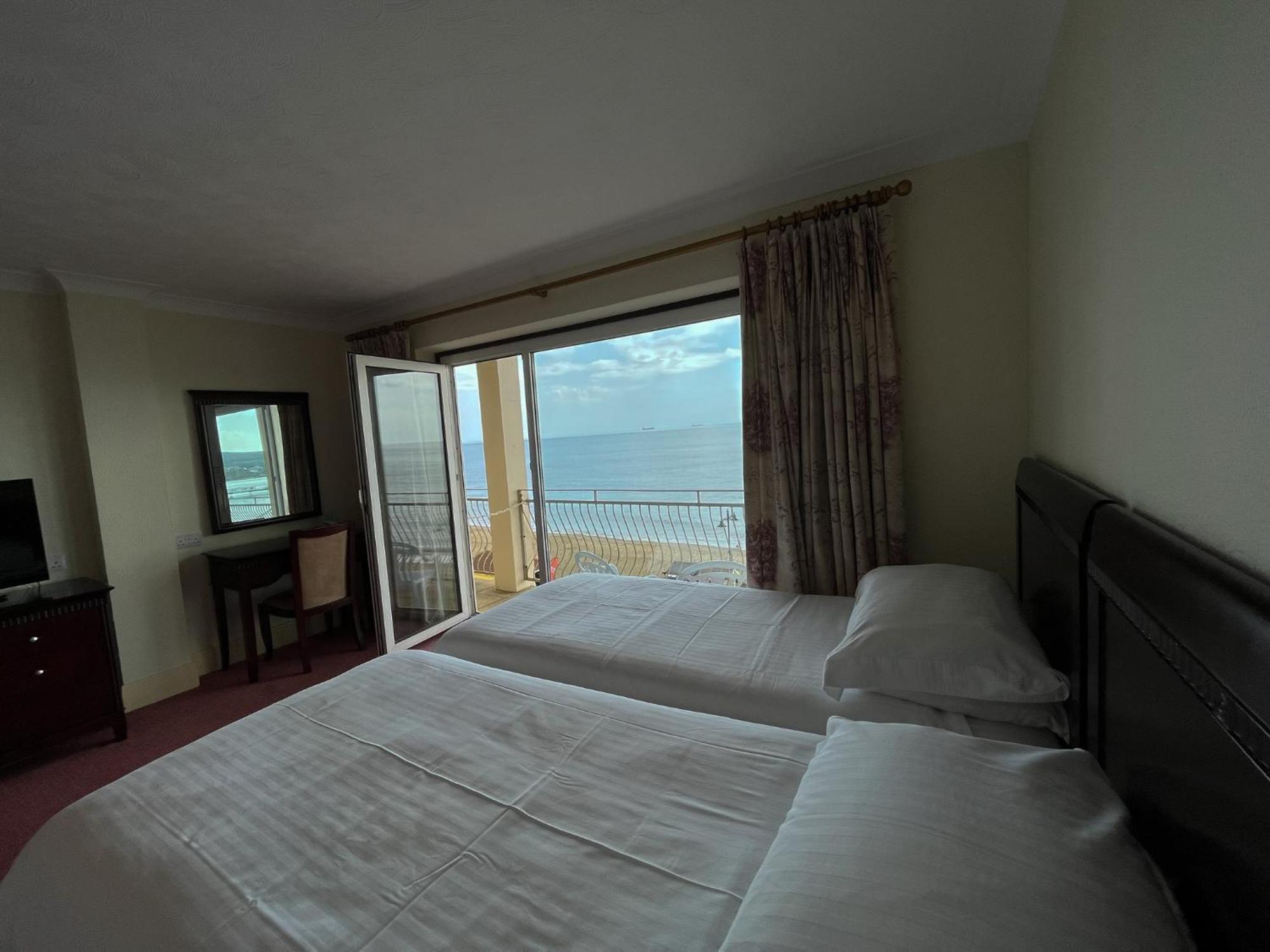 Regent Court - Seafront, Sandown - Free Car Ferry For Bookings Of 3 Or More Nights, Subject To Availability Bilik gambar